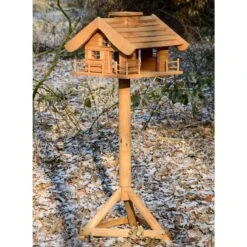 Vogelfutterhaus Almhütte Mit Liebevollen Details, Inkl. Ständer, FSC®, Ca. 56 X 46 X 35,5 Cm -Die grüne Ecke 0910101340 Vogelfutterhaus Almhuette inkl Staender FSCca56x46x35 5cm 6 60495