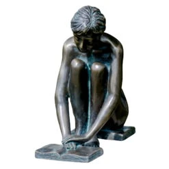 Mädchen Lesend, Iris, Braun, Bronze, H 25 X B12 X T20 Cm -Die grüne Ecke 0980306653 Maedchen lesend Iris 1 110861