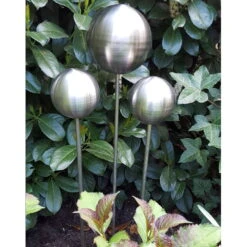 Beetstecker Rosenkugel, 20 Cm, Edelstahl / Matt Gebürstet, Rosenstab 80 Cm -Die grüne Ecke 0980404027 4028 4029 Beetstecker Rosenkugel 10cm 15cm 20cm Edelstahl matt gebuerstet Rosenstab 80cm 62041