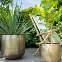 Pflanzgefäß 'Rowen', Gold, Ø 38 X H 30 Cm 11 Pflanzgefäß 'Rowen', Gold, Ø 38 X H 30 Cm -Die grüne Ecke 3210801621 3210801623 Pflanzgefaess Rowen gold 2 114986